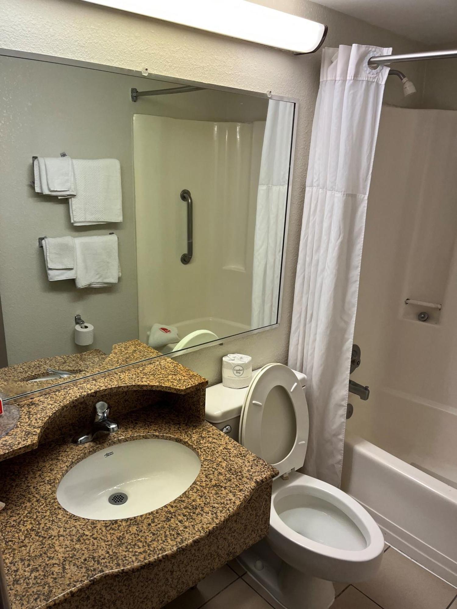Red Carpet Inn Quantico 邓弗里斯 外观 照片